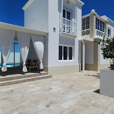 Esmeralda Villa Tías